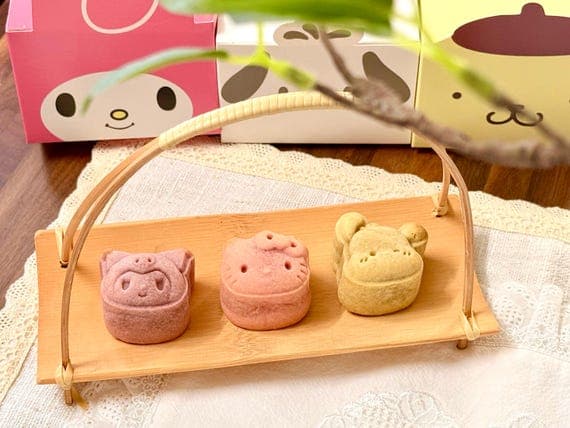 Cute Kitty Dogpa Kuku Mini Mooncake Gift Box Handmade (Jasmine green grape, White peach, Blueberry Mulberry)