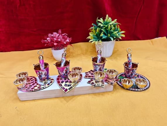 Holi Pichkari with Bucket set of 4 with different design Laddu Gopal | Krishna Holi Rang Plate with Color Containers | Mini Holi Puja Set